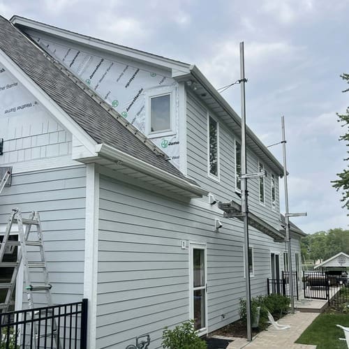 Hardie being installed on this Cary Il home