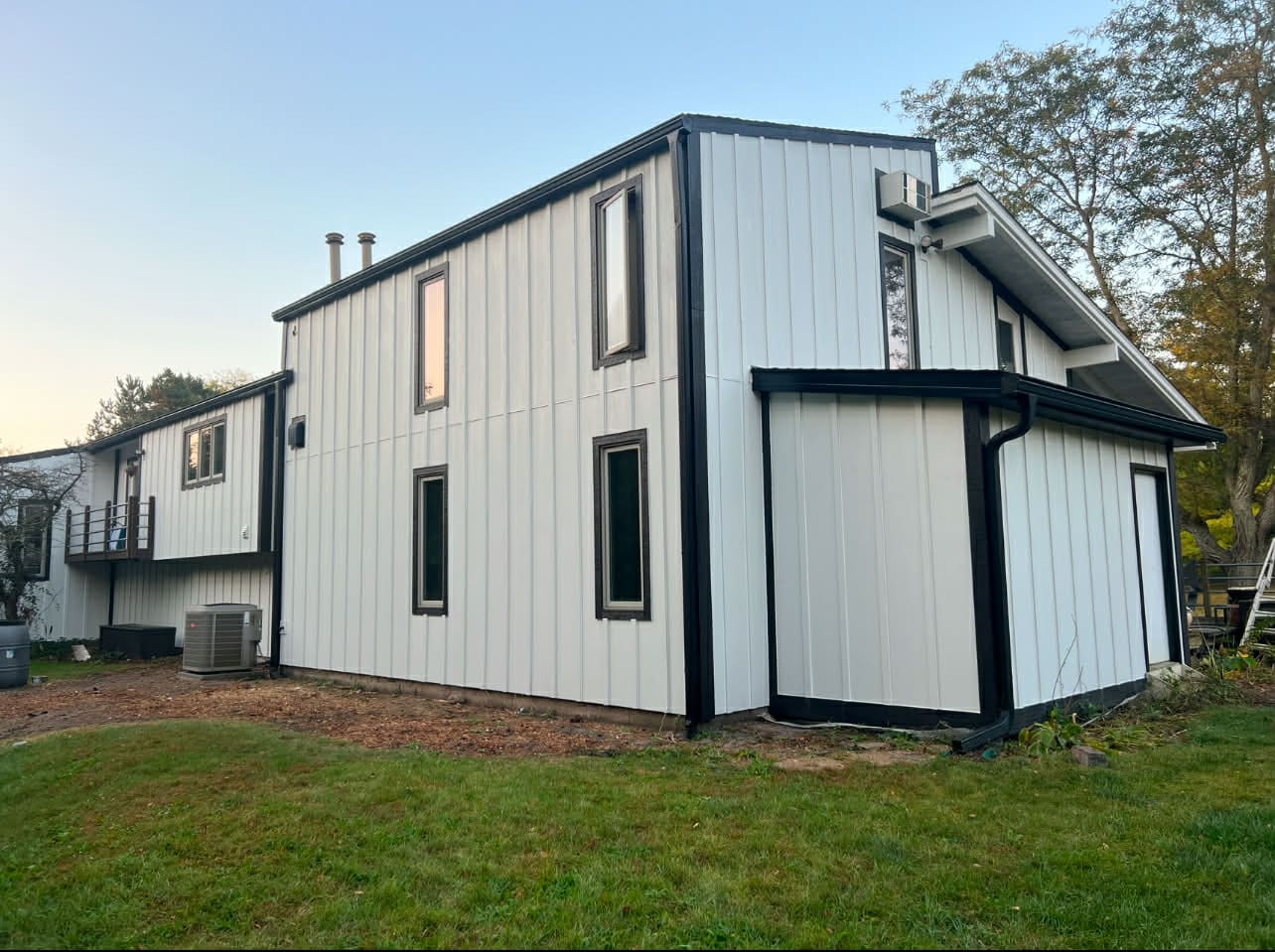 HardieTrim board and batten detail on a Crystal Lake siding project