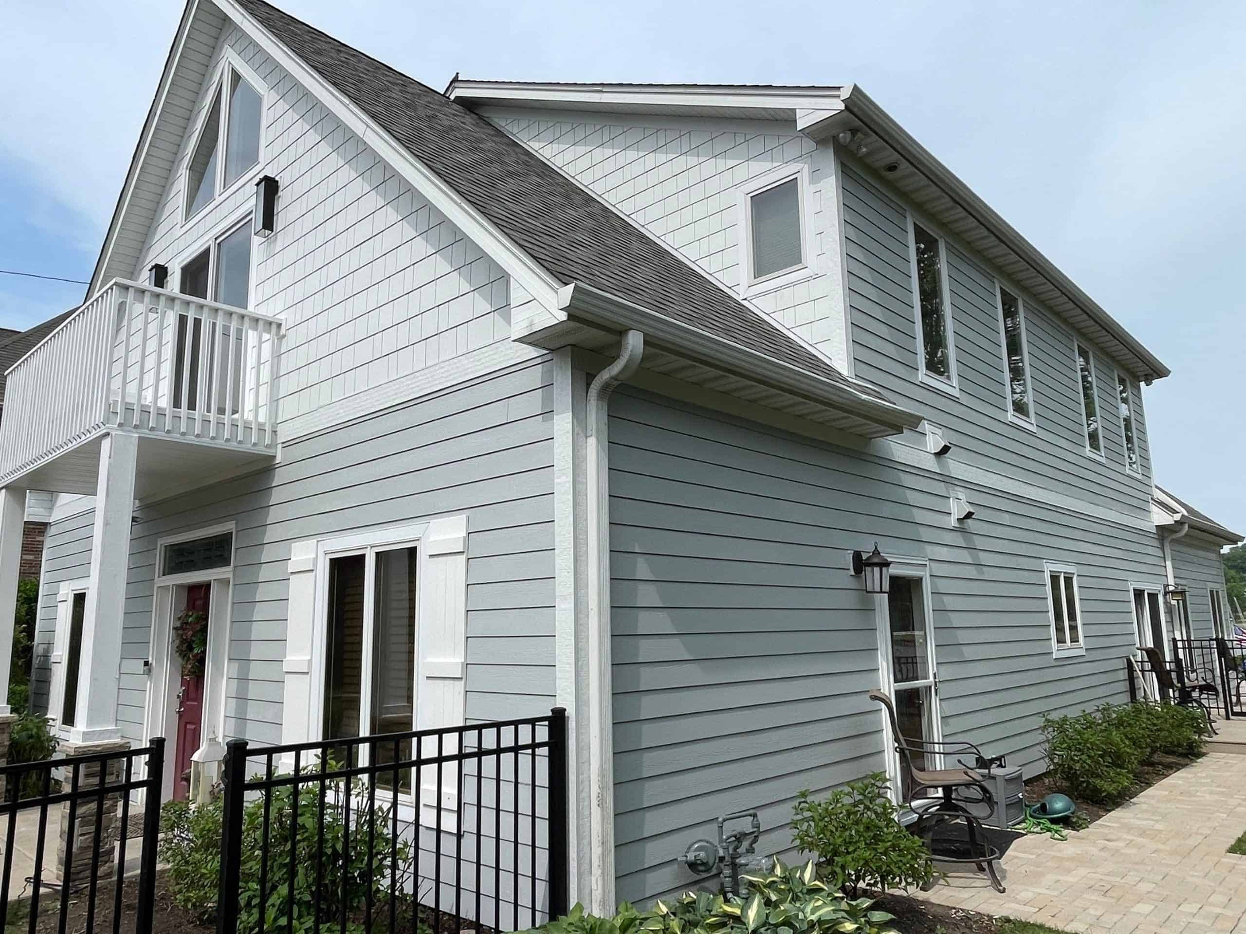 HardieShingle and HardiePlank siding combination on McHenry County home exterior