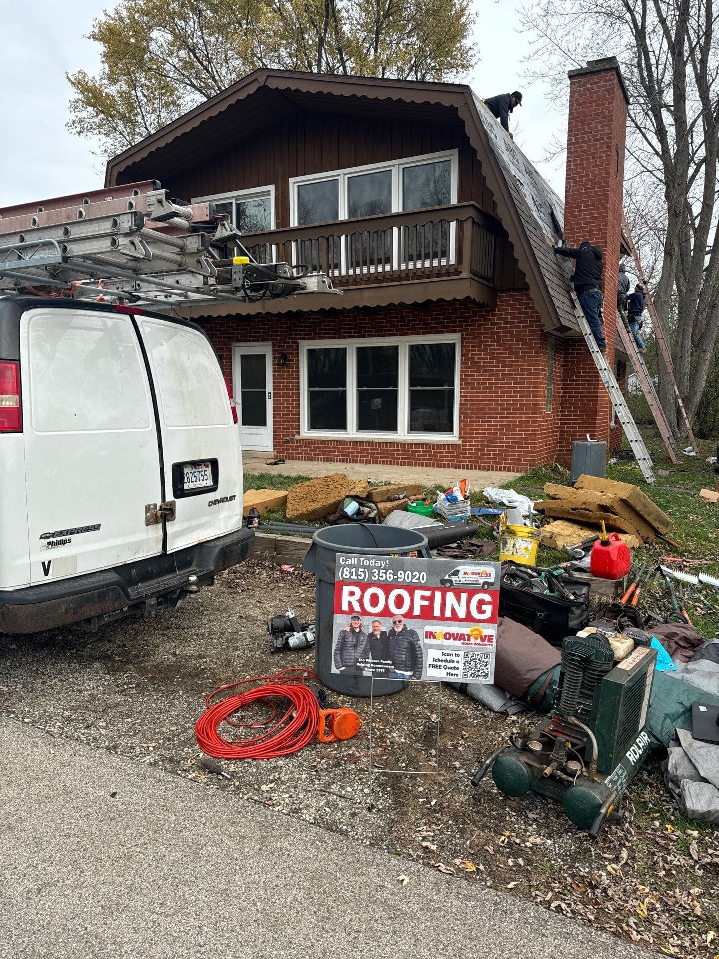 IHC roofing yard sign at a McHenry County project