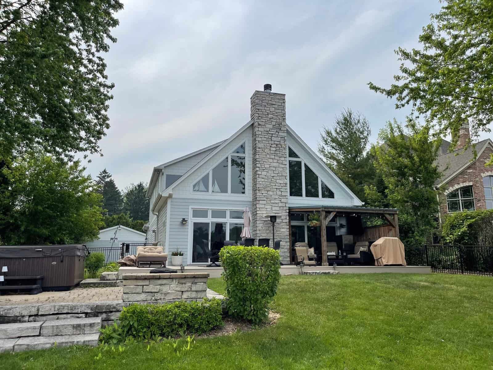 Completed siding project on McHenry County home