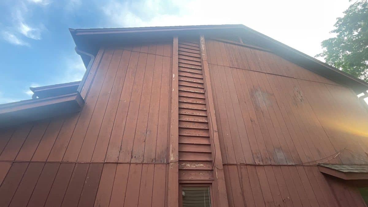 Vinyl Siding and Gutters before at Riverwood Drive, Algonquin IL