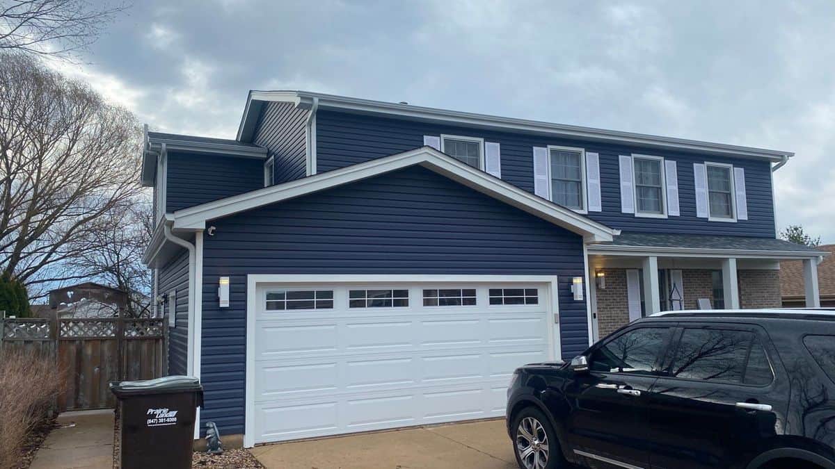 Vinyl Siding and Roofing completed at Veretta ct, Mchenry IL
