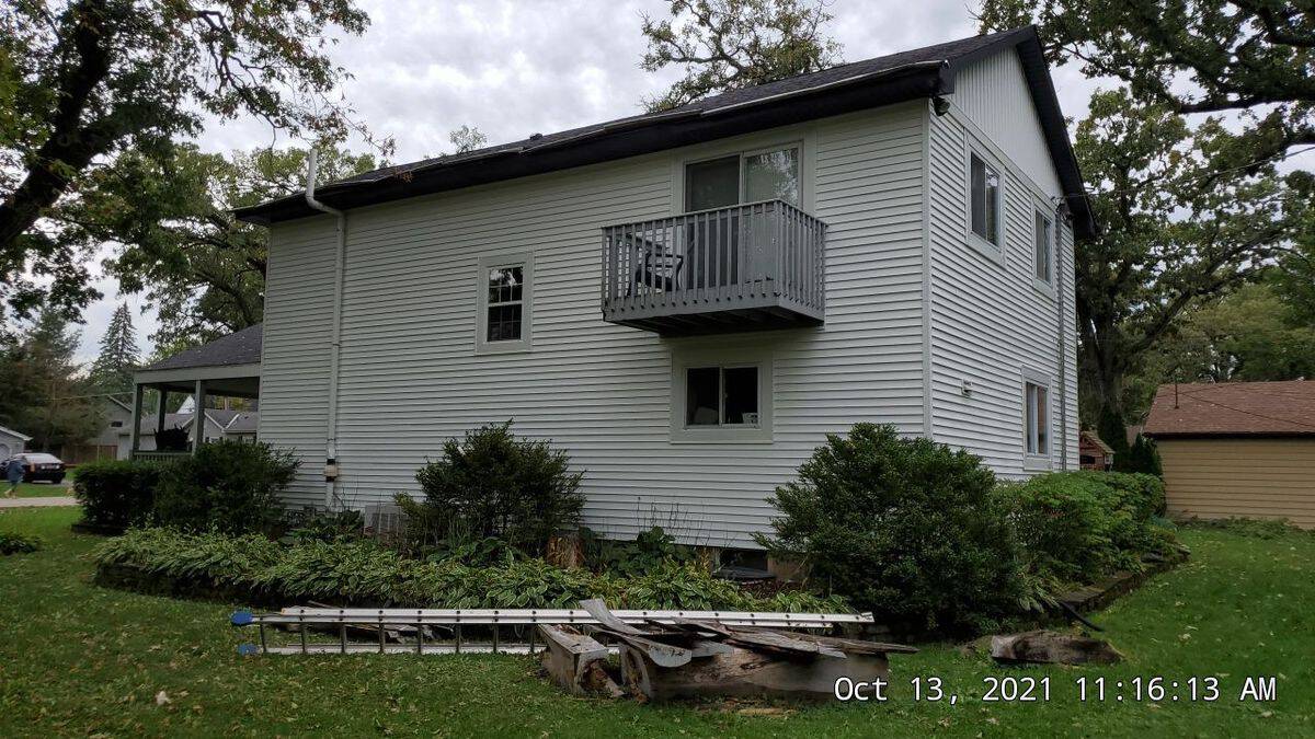 Vinyl Siding and Gutters before at Crescent Ave, Mchenry IL