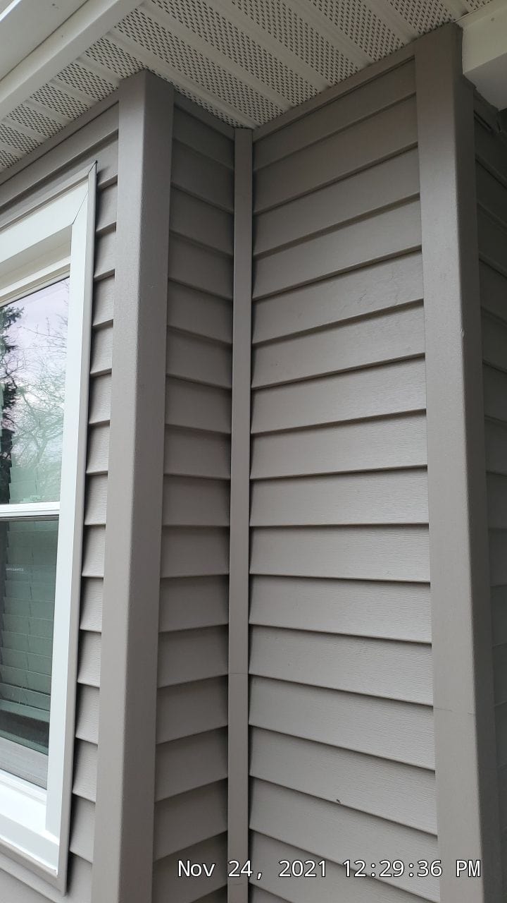 Vinyl Siding and Windows completed at Riverwood Dr, Algonquin IL